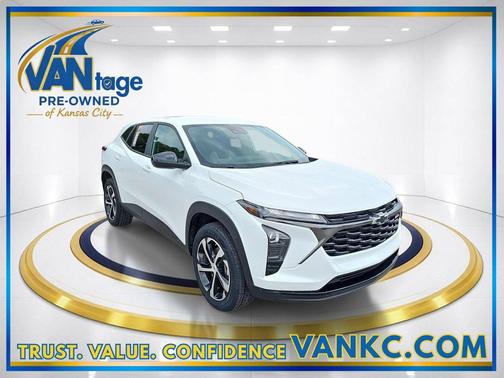 Summit White 2024 Chevrolet Trax FWD 1RS