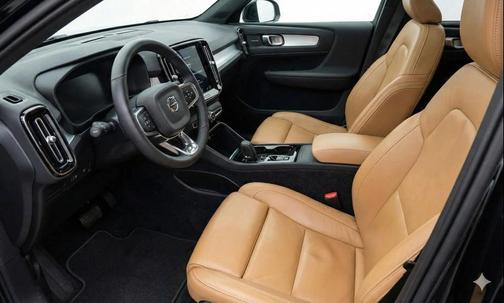 2019 Volvo XC40 T5 Momentum