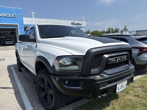 Bright White Clearcoat 2019 RAM 1500 Classic Warlock Quad Cab 4x4 6'4' Box