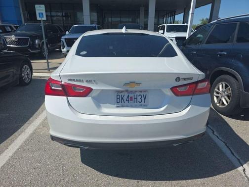 Iridescent Pearl Tricoat 2017 Chevrolet Malibu Premier