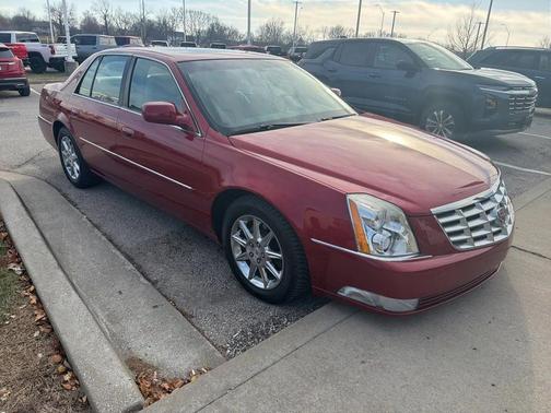 2010 Cadillac DTS Luxury Collection
