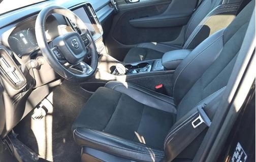2022 Volvo XC40 T5 R-Design