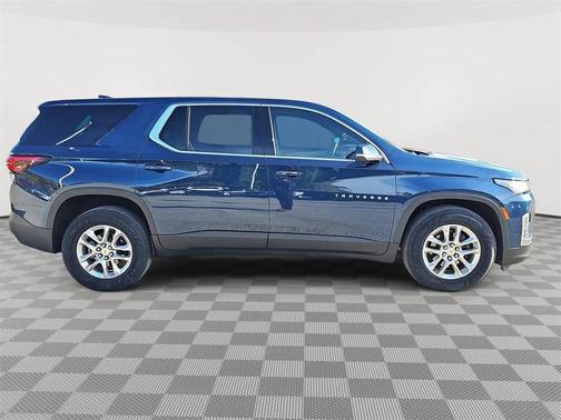 2023 Chevrolet Traverse LS