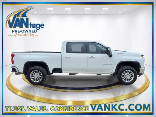 Summit White 2022 Chevrolet Silverado 2500 LT