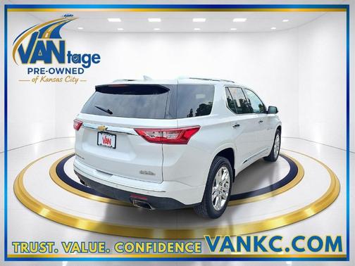 Iridescent Pearl Tricoat 2020 Chevrolet Traverse High Country