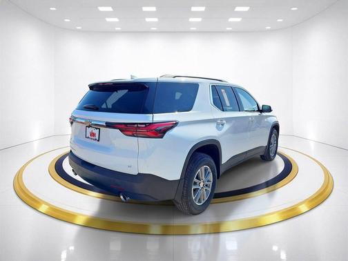 Summit White 2023 Chevrolet Traverse LT Cloth