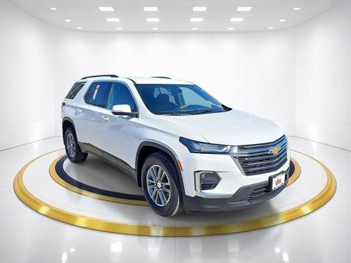 Summit White 2023 Chevrolet Traverse LT Cloth