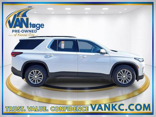 Summit White 2023 Chevrolet Traverse LT Cloth