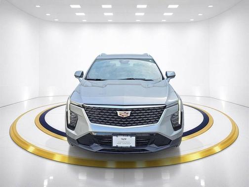 Argent Silver Metallic 2024 Cadillac XT4 Premium Luxury