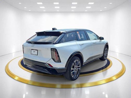 Vibrant White Tricoat 2026 Cadillac OPTIQ Sport
