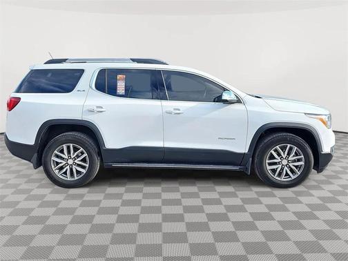 2017 GMC Acadia SLE-2