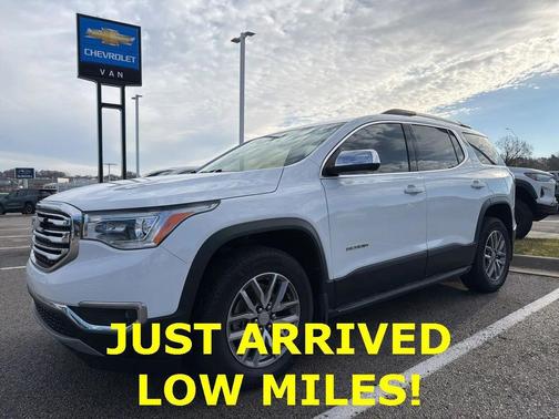 2017 GMC Acadia SLE-2