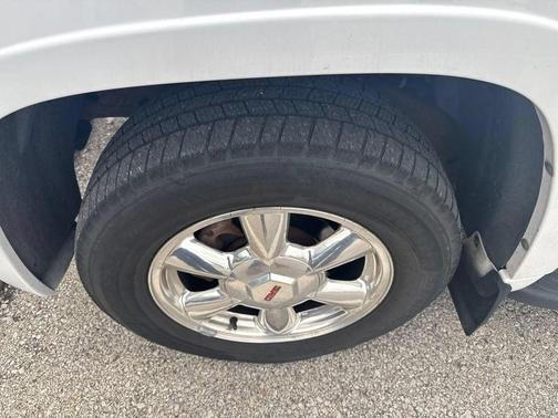 Summit White 2004 GMC Envoy SLT