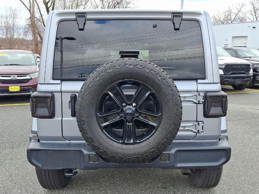 2021 Jeep Wrangler Unlimited Sahara Altitude