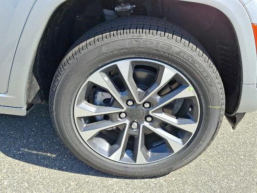 2025 Jeep Grand Cherokee L Overland