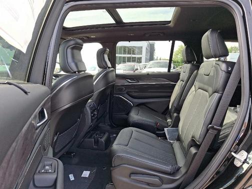 2025 Jeep Grand Cherokee L Overland