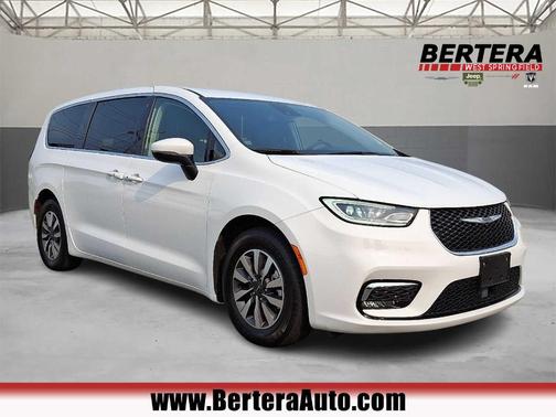 2023 Chrysler Pacifica Hybrid Touring L
