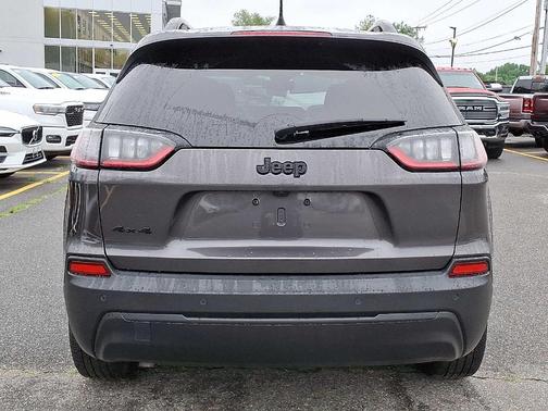 2023 Jeep Cherokee Altitude Lux