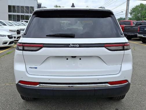 2024 Jeep Grand Cherokee 4xe Base