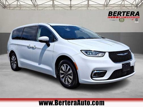 2023 Chrysler Pacifica Hybrid Touring L