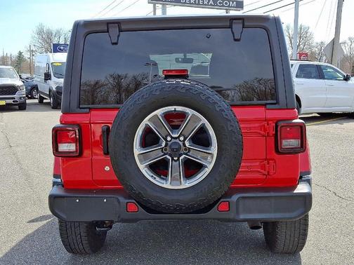 2020 Jeep Wrangler Unlimited Sahara