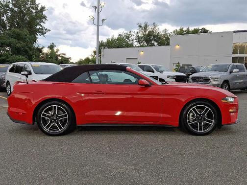 2022 Ford Mustang EcoBoost Premium