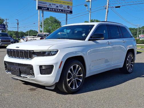 2022 Jeep Grand Cherokee Overland