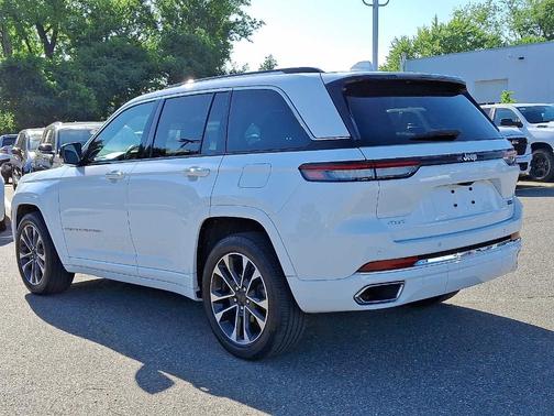 2022 Jeep Grand Cherokee Overland
