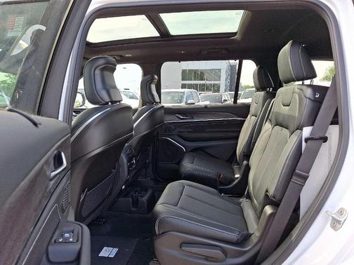 2025 Jeep Grand Cherokee L Overland