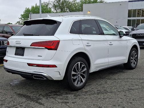 2024 Audi Q5 45 S line quattro Premium