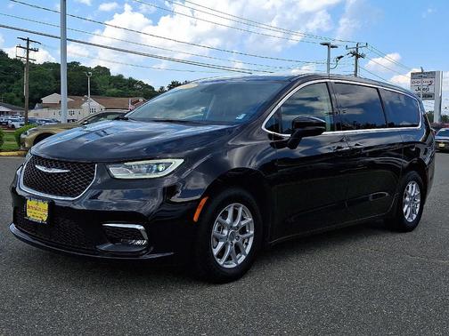 2023 Chrysler Pacifica Touring-L