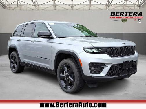 2025 Jeep Grand Cherokee Laredo