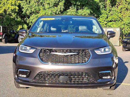 2022 Chrysler Pacifica Hybrid Touring L