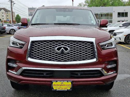 2022 INFINITI QX80 Luxe
