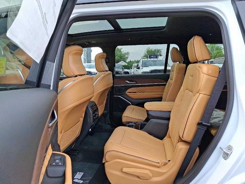 2025 Jeep Grand Cherokee L Summit