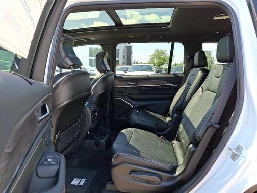 2025 Jeep Grand Cherokee L Overland