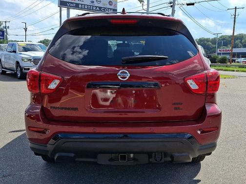 2020 Nissan Pathfinder SL