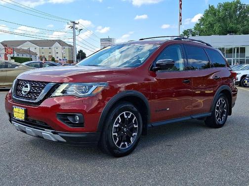 2020 Nissan Pathfinder SL