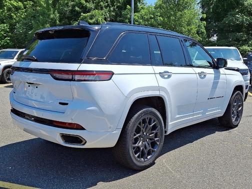 2025 Jeep Grand Cherokee Summit