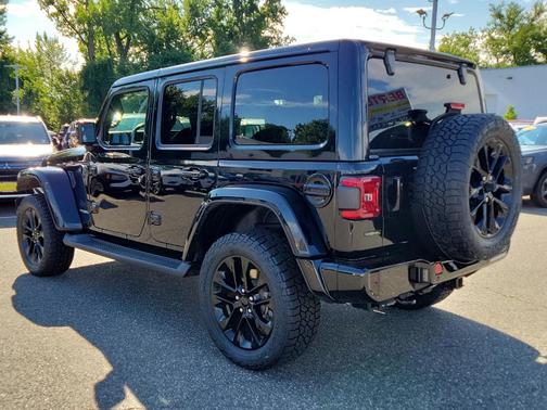 2021 Jeep Wrangler Unlimited Sahara Altitude