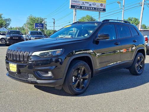 2023 Jeep Cherokee Altitude Lux