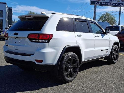 2021 Jeep Grand Cherokee Laredo