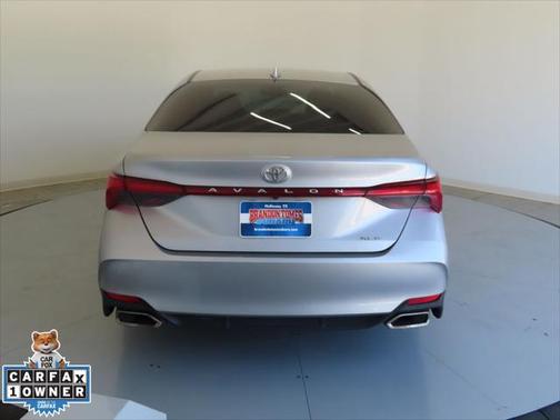 2021 Toyota Avalon XLE