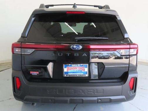 Crystal Black Silica 2026 Subaru Outback Limited