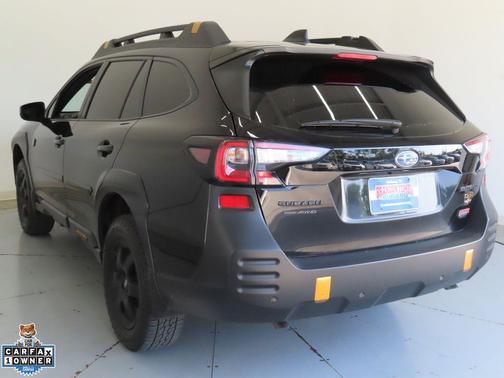 Crystal Black Silica 2025 Subaru Outback Wilderness