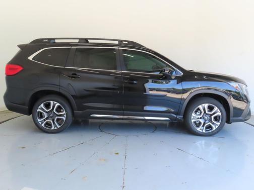 Crystal Black Silica 2026 Subaru Ascent Limited 7-Passenger