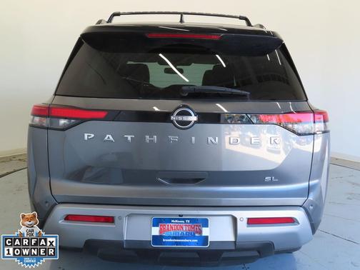2022 Nissan Pathfinder SL 2WD