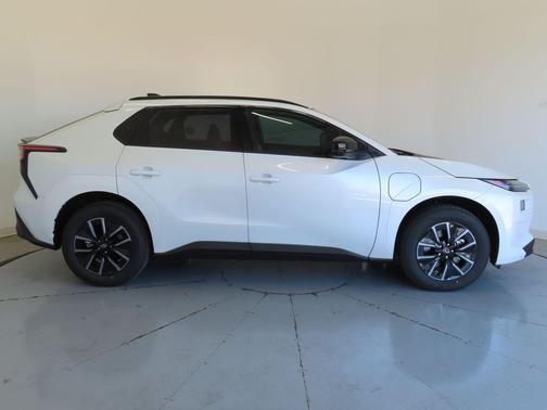 2026 Subaru Solterra Premium