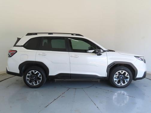 2025 Subaru Forester Base