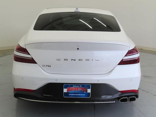 2022 Genesis G70 2.0T RWD
